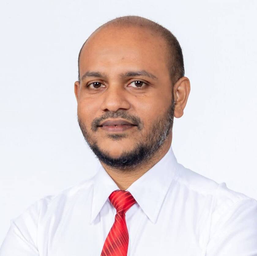 އަލްފާޟިލް އިޔާޒު ޖާދުﷲ ނަސީމް